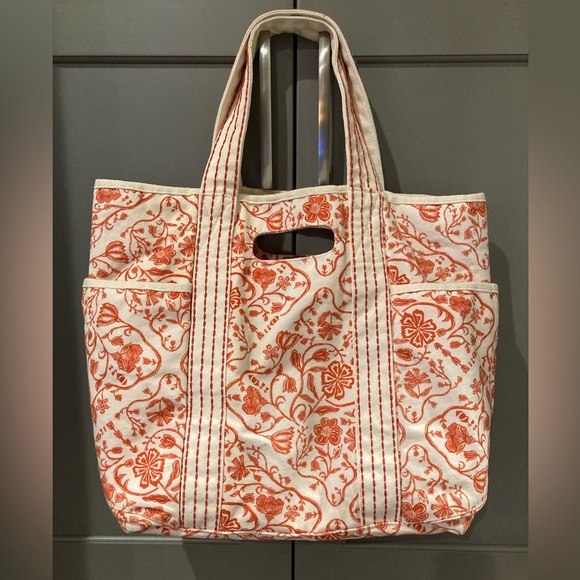 FREE PEOPLE Printed Caravan Tote Bag in Red Tile - Picture 7 of 12